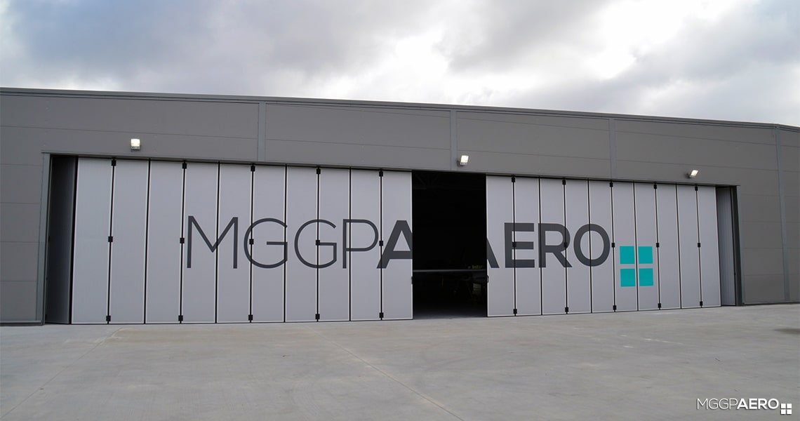 nowy hangar